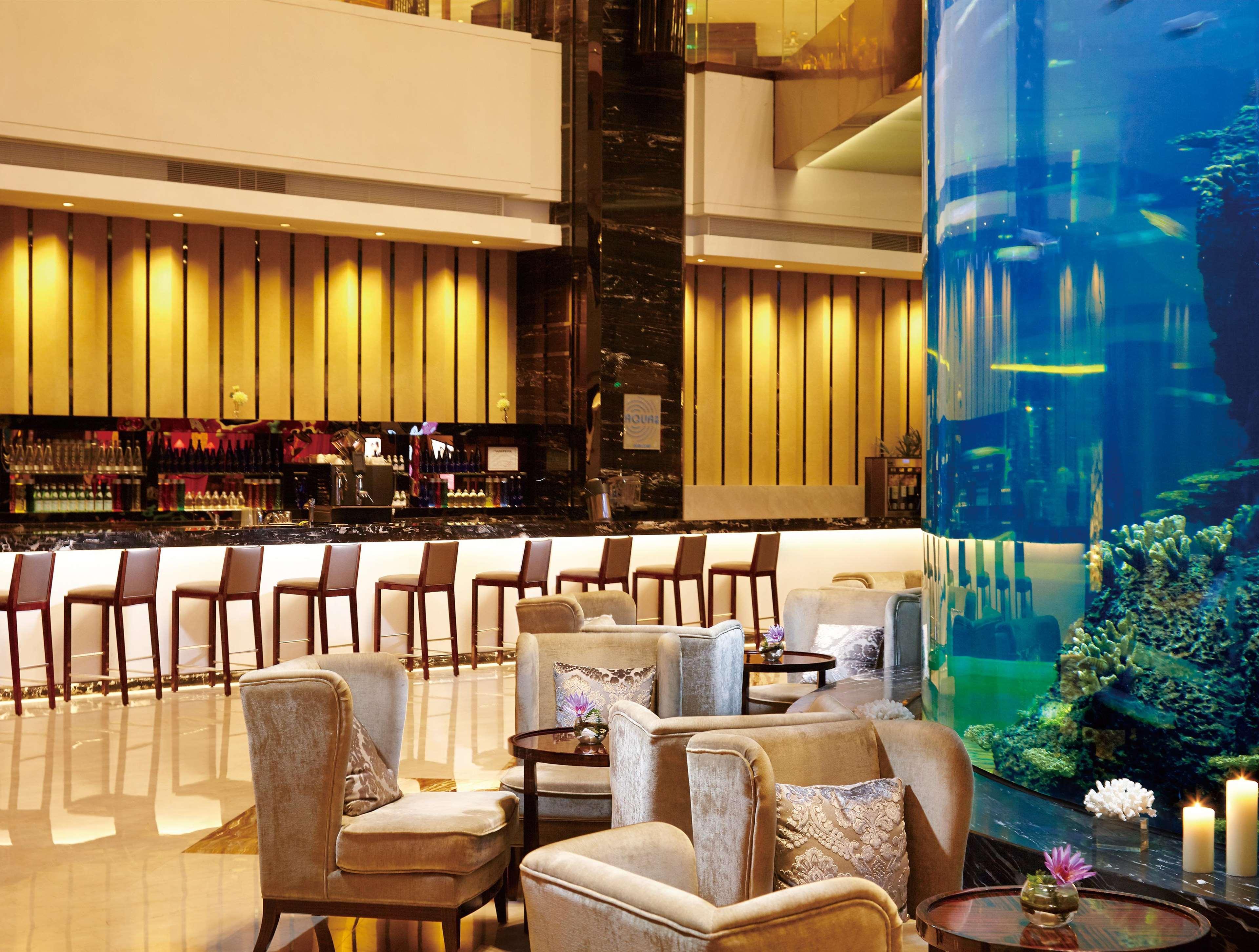 Hilton Foshan - Visit The Lobby Aquarium Exterior photo