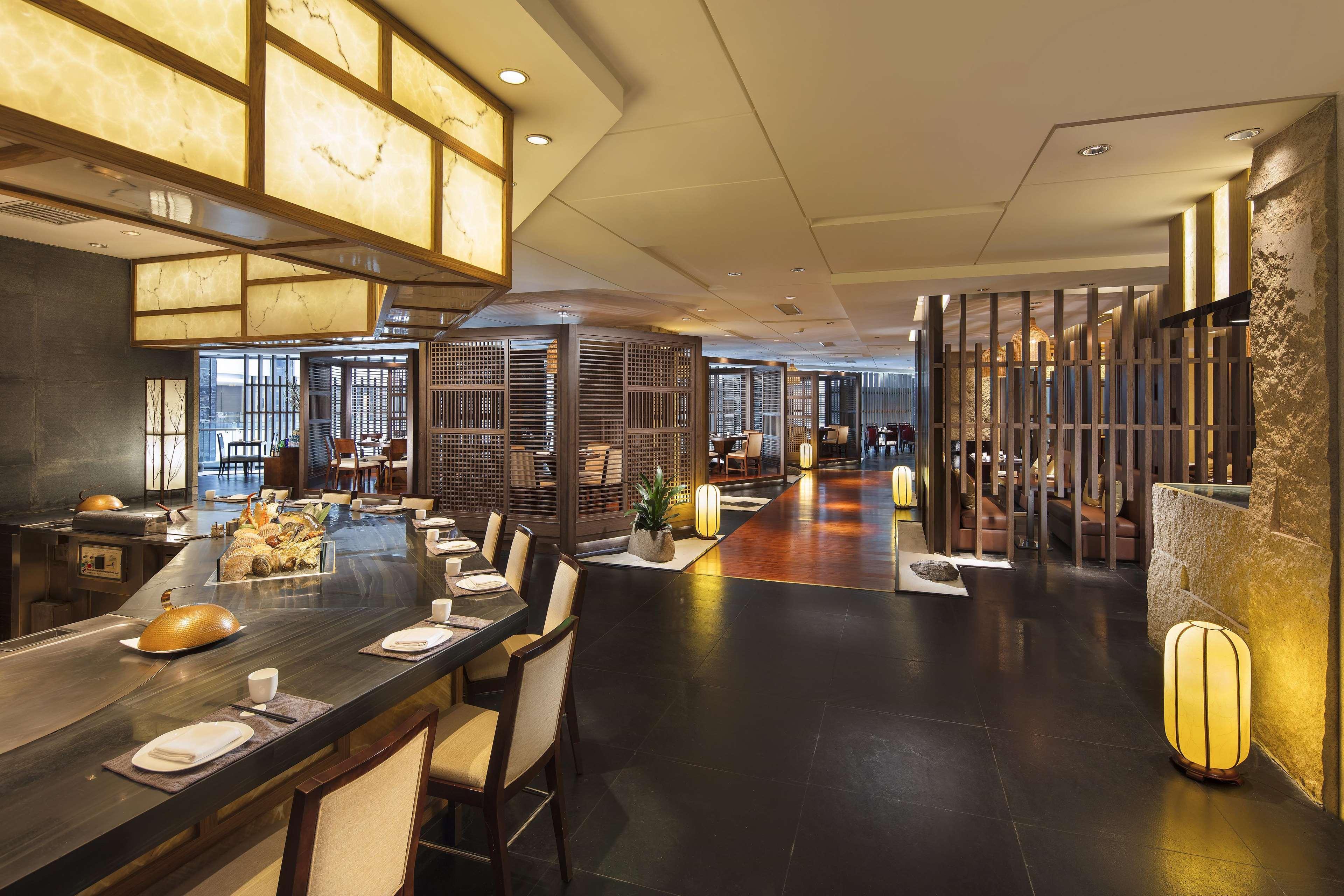 Hilton Foshan - Visit The Lobby Aquarium Exterior photo