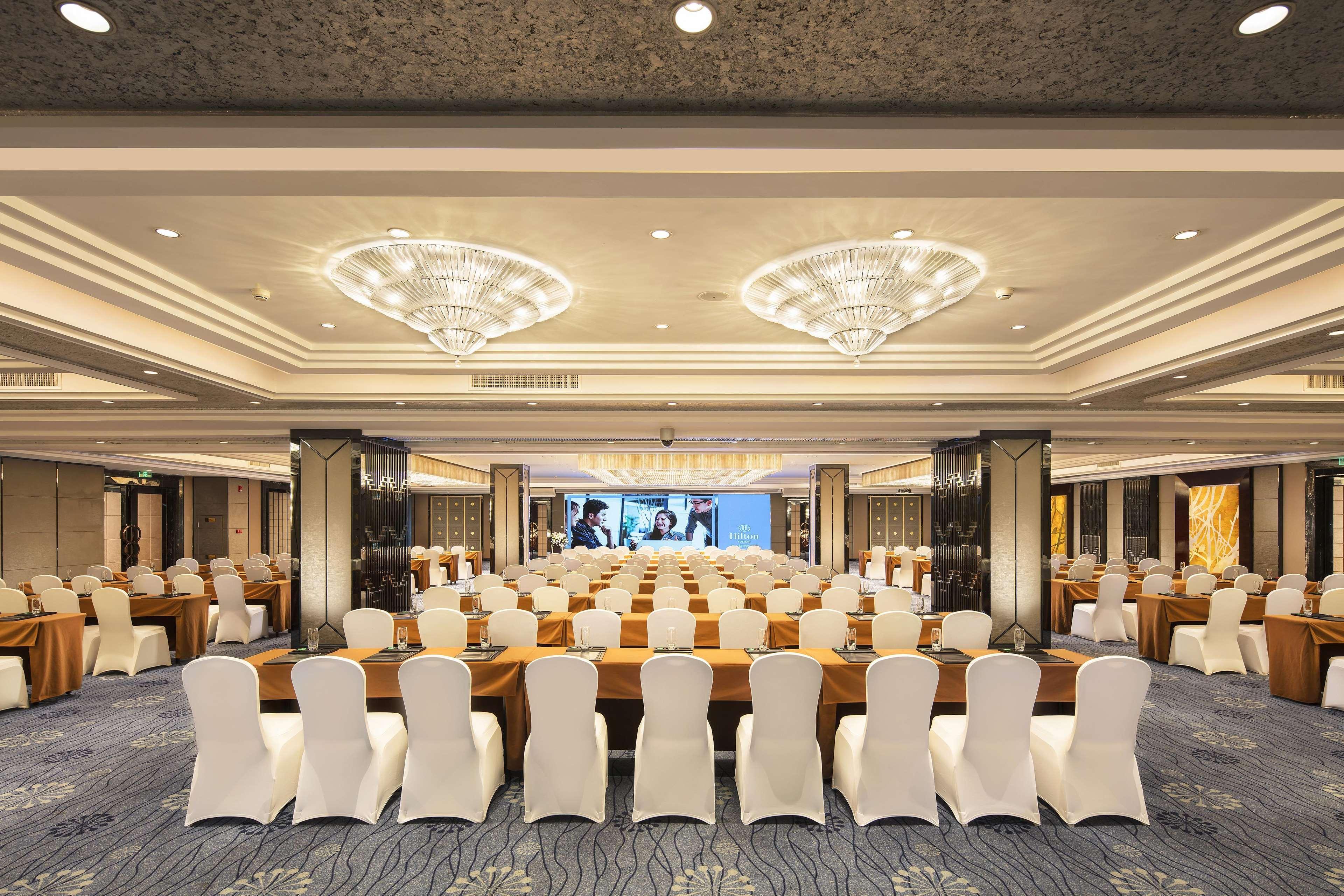 Hilton Foshan - Visit The Lobby Aquarium Exterior photo