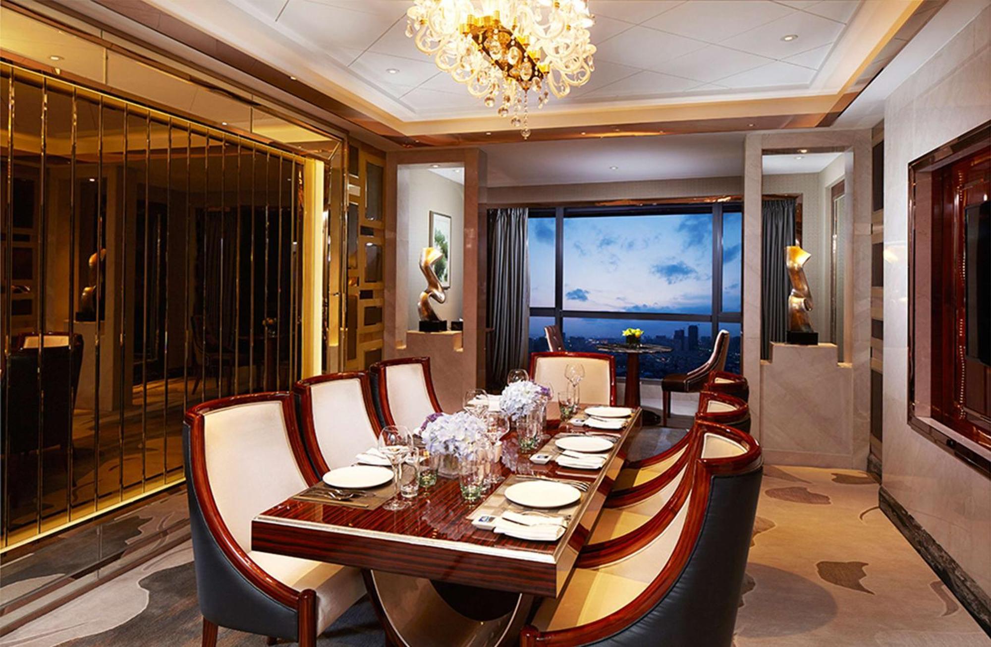 Hilton Foshan - Visit The Lobby Aquarium Exterior photo