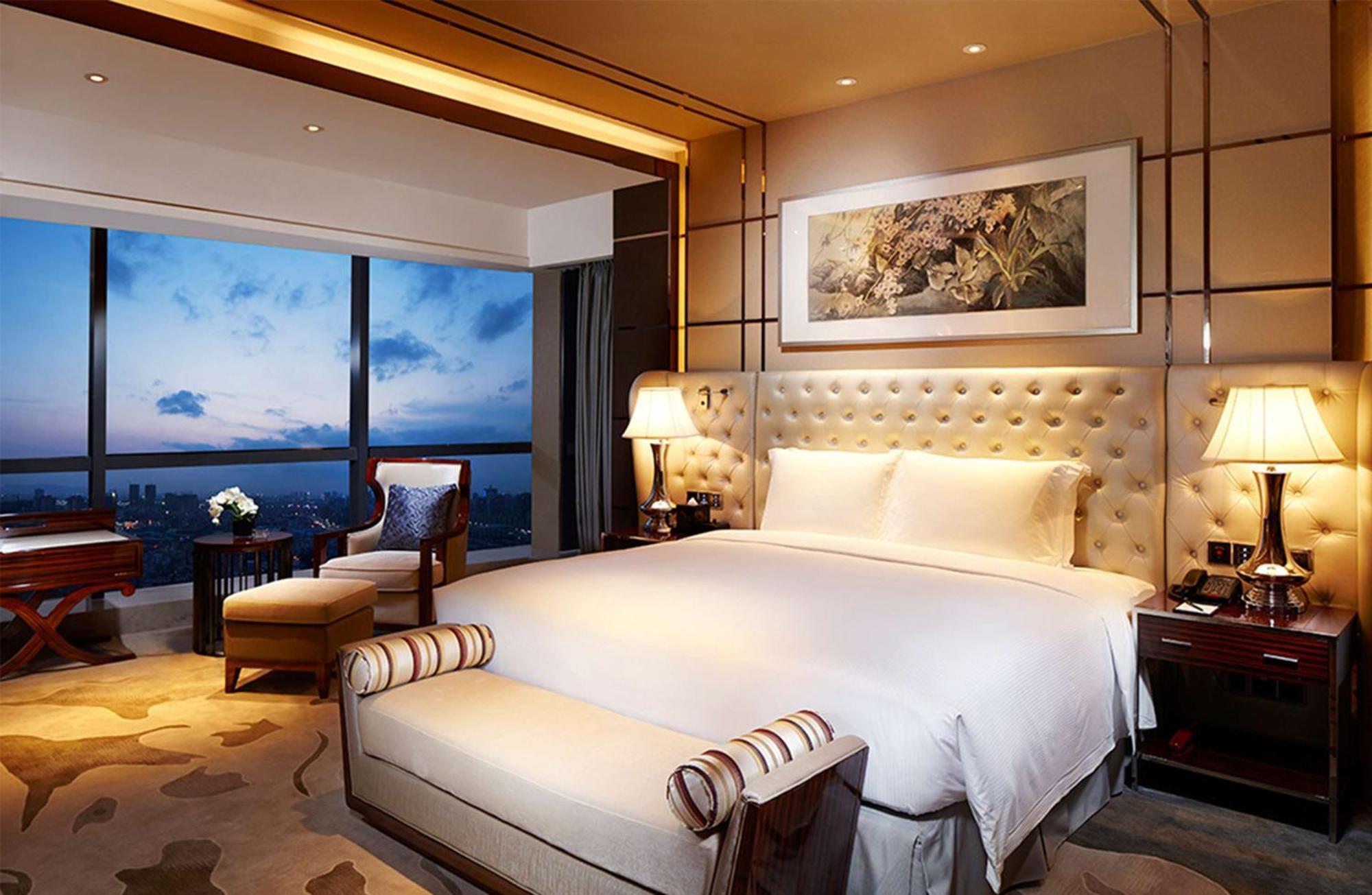 Hilton Foshan - Visit The Lobby Aquarium Exterior photo
